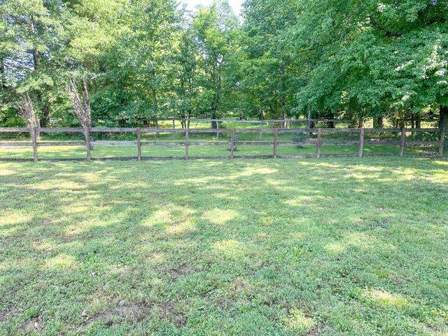 1004 Ryan Ct, Lebanon, TN 37087