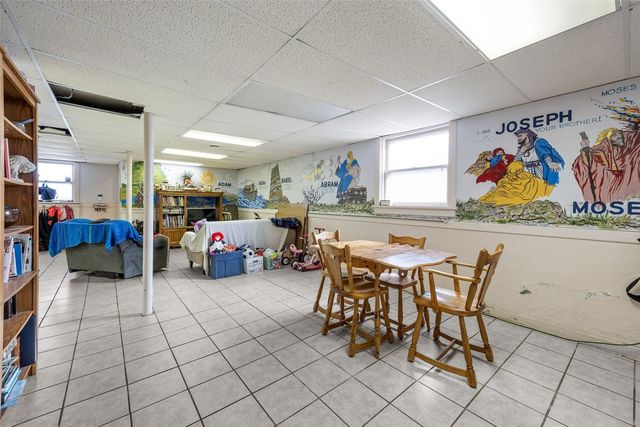 230 E Market Street, Lisbon, IA 52253