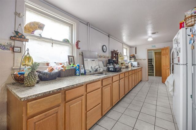 230 E Market Street, Lisbon, IA 52253