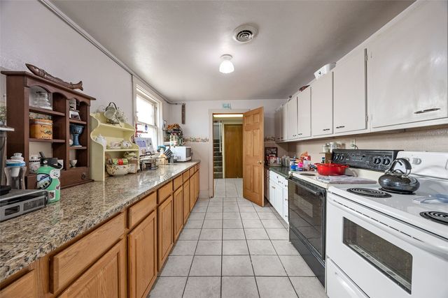 230 E Market Street, Lisbon, IA 52253