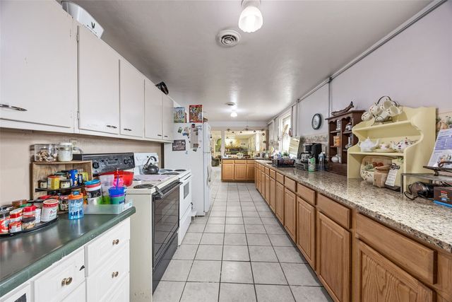 230 E Market Street, Lisbon, IA 52253