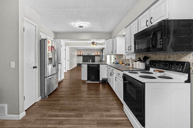 3027 Kelling Street, Davenport, IA 52804