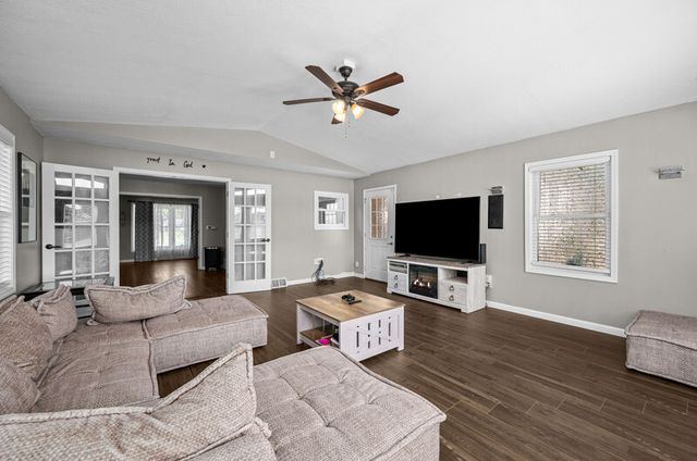 3027 Kelling Street, Davenport, IA 52804