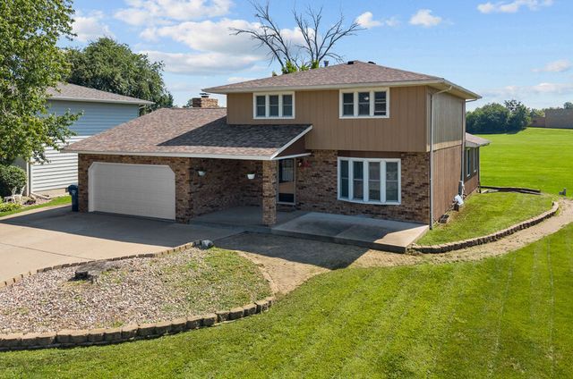 3027 Kelling Street, Davenport, IA 52804