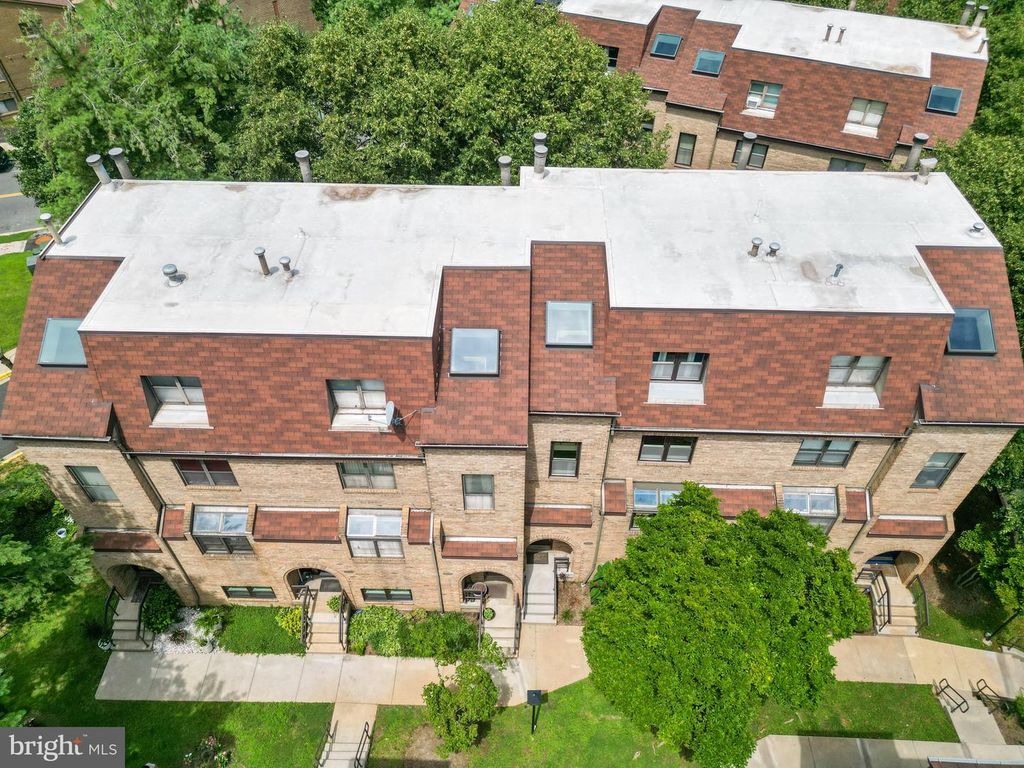 3324 BANNEKER DR NE #3324, Washington, DC 20018