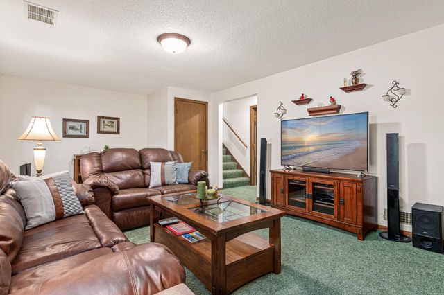 9644 107th Avenue N, Maple Grove, MN 55369