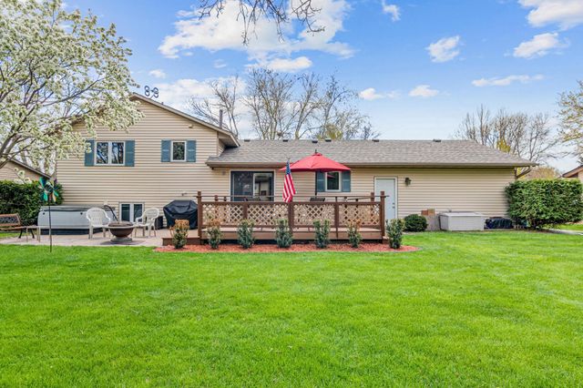 9644 107th Avenue N, Maple Grove, MN 55369