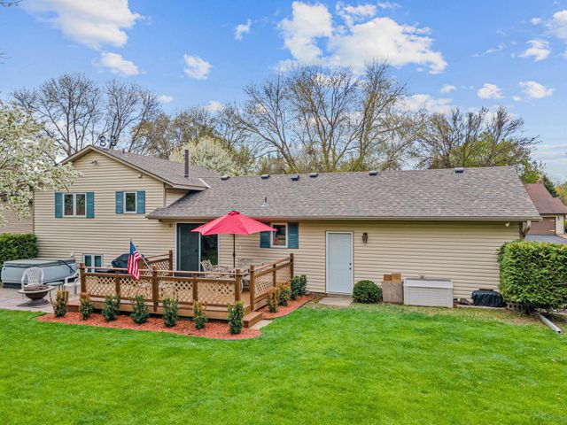 9644 107th Avenue N, Maple Grove, MN 55369
