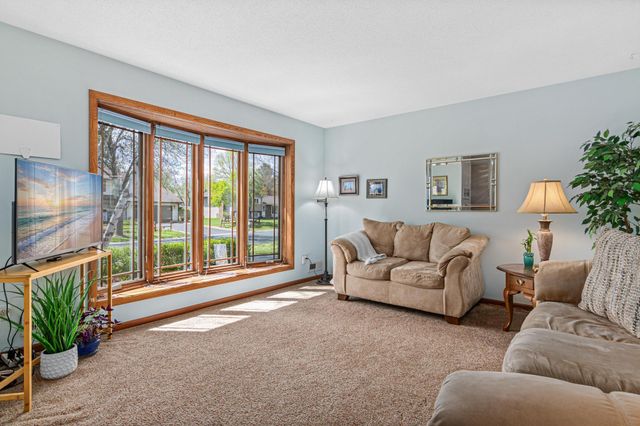 9644 107th Avenue N, Maple Grove, MN 55369