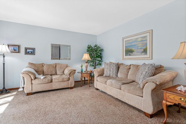 9644 107th Avenue N, Maple Grove, MN 55369