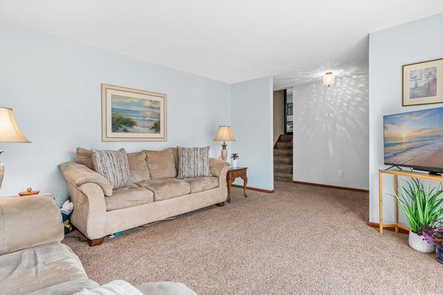 9644 107th Avenue N, Maple Grove, MN 55369