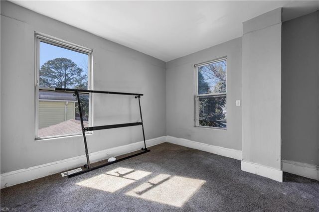 1047 26th ST, Newport News, VA 23607
