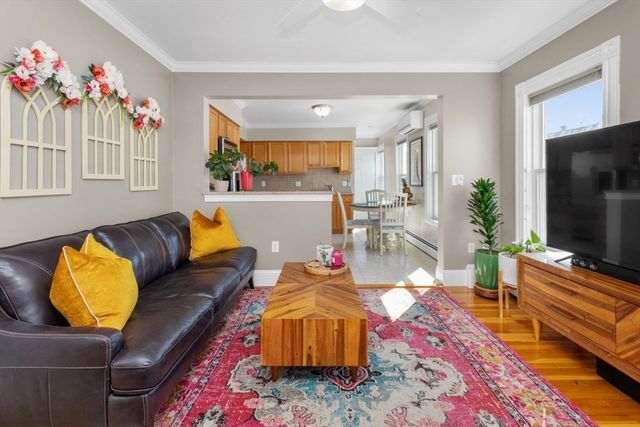 103 Cushing St 4, Waltham, MA 02453