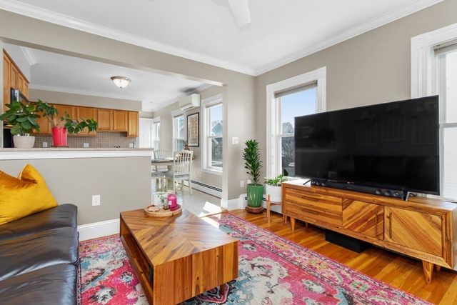 103 Cushing St 4, Waltham, MA 02453