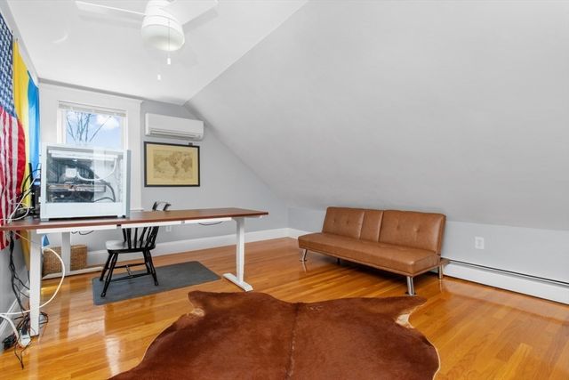 103 Cushing St 4, Waltham, MA 02453