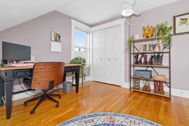 103 Cushing St 4, Waltham, MA 02453