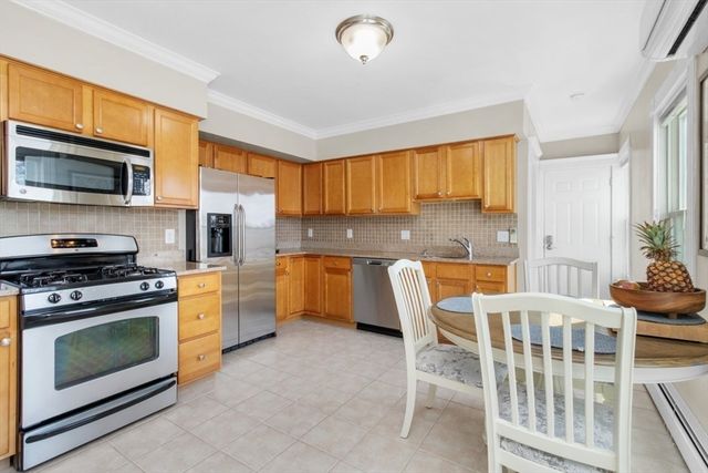 103 Cushing St 4, Waltham, MA 02453