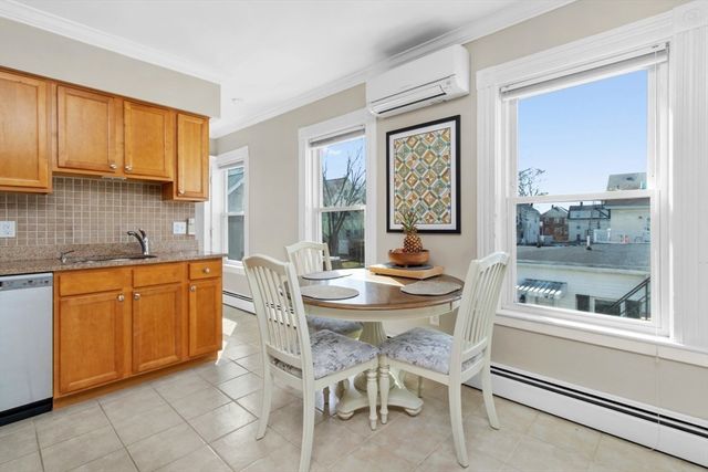 103 Cushing St 4, Waltham, MA 02453