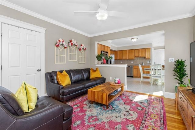 103 Cushing St 4, Waltham, MA 02453