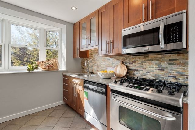 19 Albemarle St 4, Boston, MA 02115