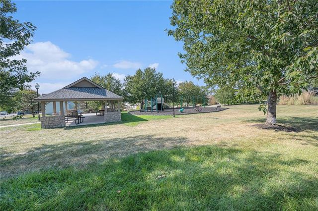 749 Highland Drive, Leavenworth, KS 66048