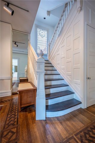 5820 Howe St, Shadyside, PA 15232