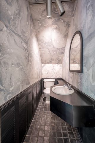 5820 Howe St, Shadyside, PA 15232