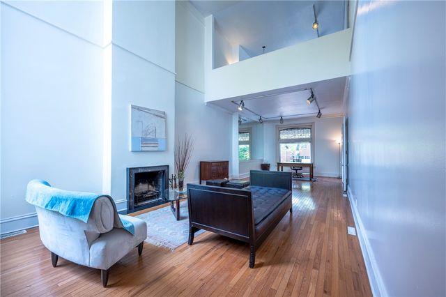 5820 Howe St, Shadyside, PA 15232