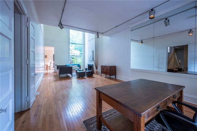 5820 Howe St, Shadyside, PA 15232