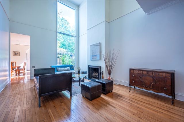 5820 Howe St, Shadyside, PA 15232
