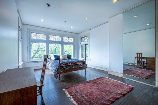 5820 Howe St, Shadyside, PA 15232