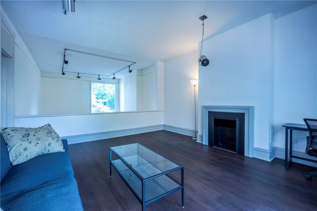 5820 Howe St, Shadyside, PA 15232