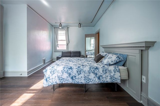 5820 Howe St, Shadyside, PA 15232