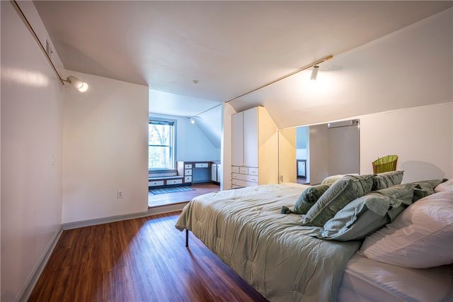5820 Howe St, Shadyside, PA 15232