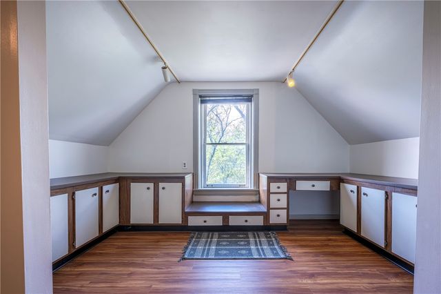 5820 Howe St, Shadyside, PA 15232