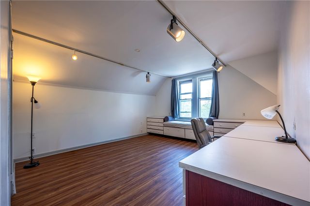 5820 Howe St, Shadyside, PA 15232