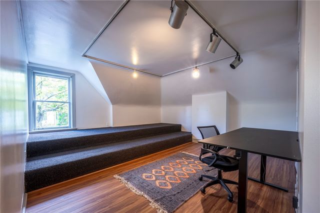 5820 Howe St, Shadyside, PA 15232