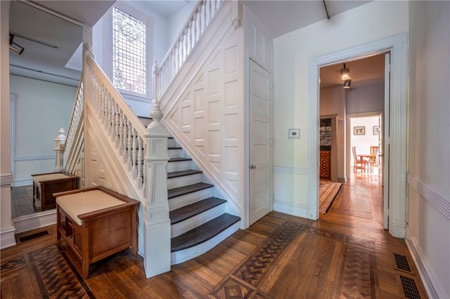 5820 Howe St, Shadyside, PA 15232