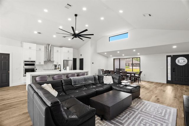 15912 WILLOWDALE ROAD, Tampa, FL 33625