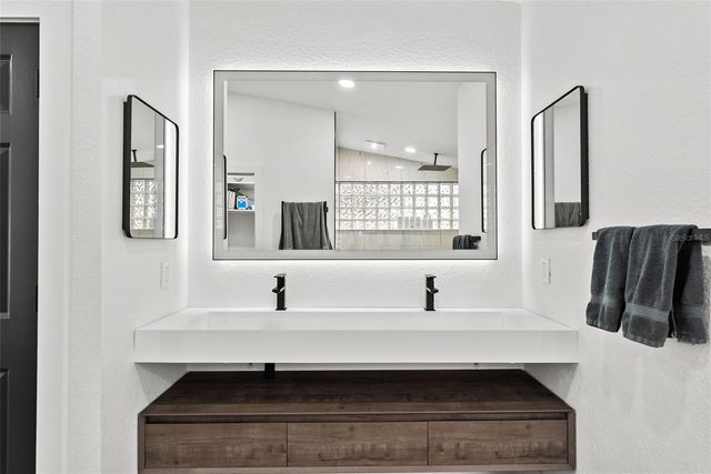 15912 WILLOWDALE ROAD, Tampa, FL 33625