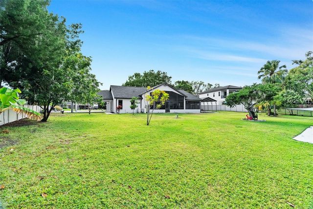 15912 WILLOWDALE ROAD, Tampa, FL 33625