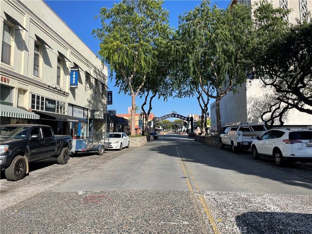 101 W Mission 305, Pomona, CA 91766