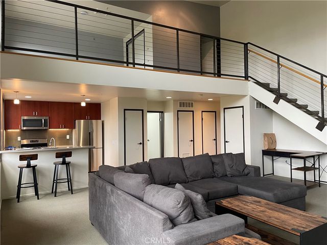 101 W Mission 305, Pomona, CA 91766
