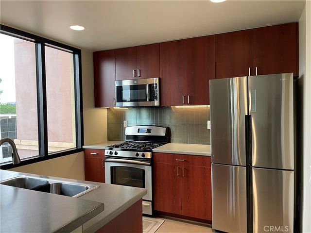 101 W Mission 305, Pomona, CA 91766