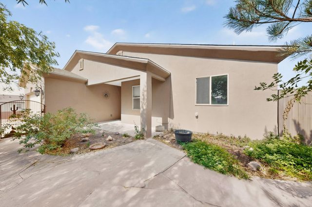 417 6TH Street NE, Rio Rancho, NM 87124