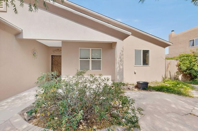 417 6TH Street NE, Rio Rancho, NM 87124