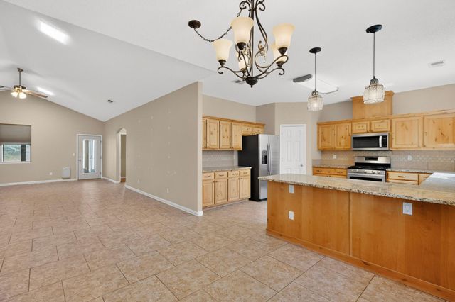 417 6TH Street NE, Rio Rancho, NM 87124