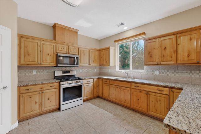 417 6TH Street NE, Rio Rancho, NM 87124