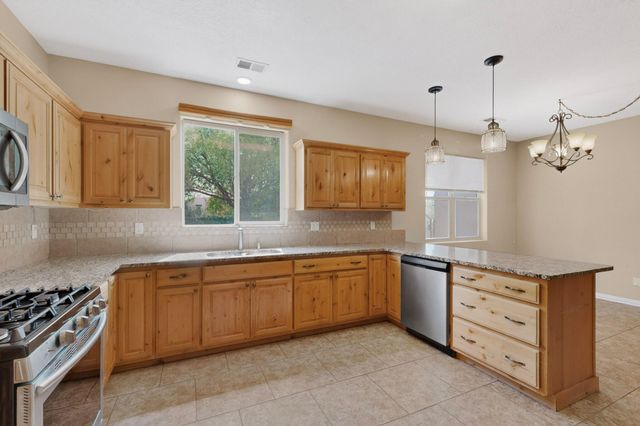 417 6TH Street NE, Rio Rancho, NM 87124
