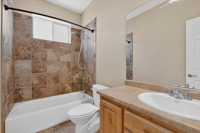 417 6TH Street NE, Rio Rancho, NM 87124